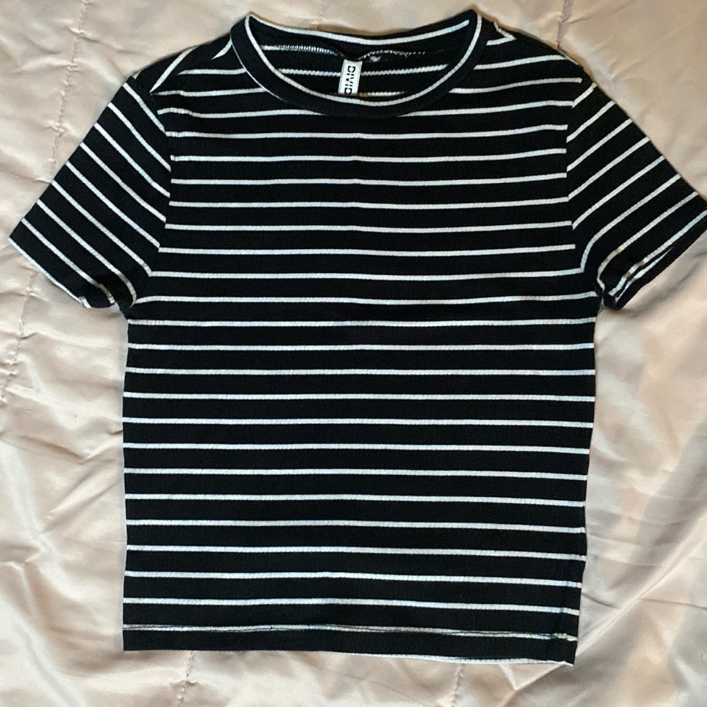 H&M Divided Size Small T